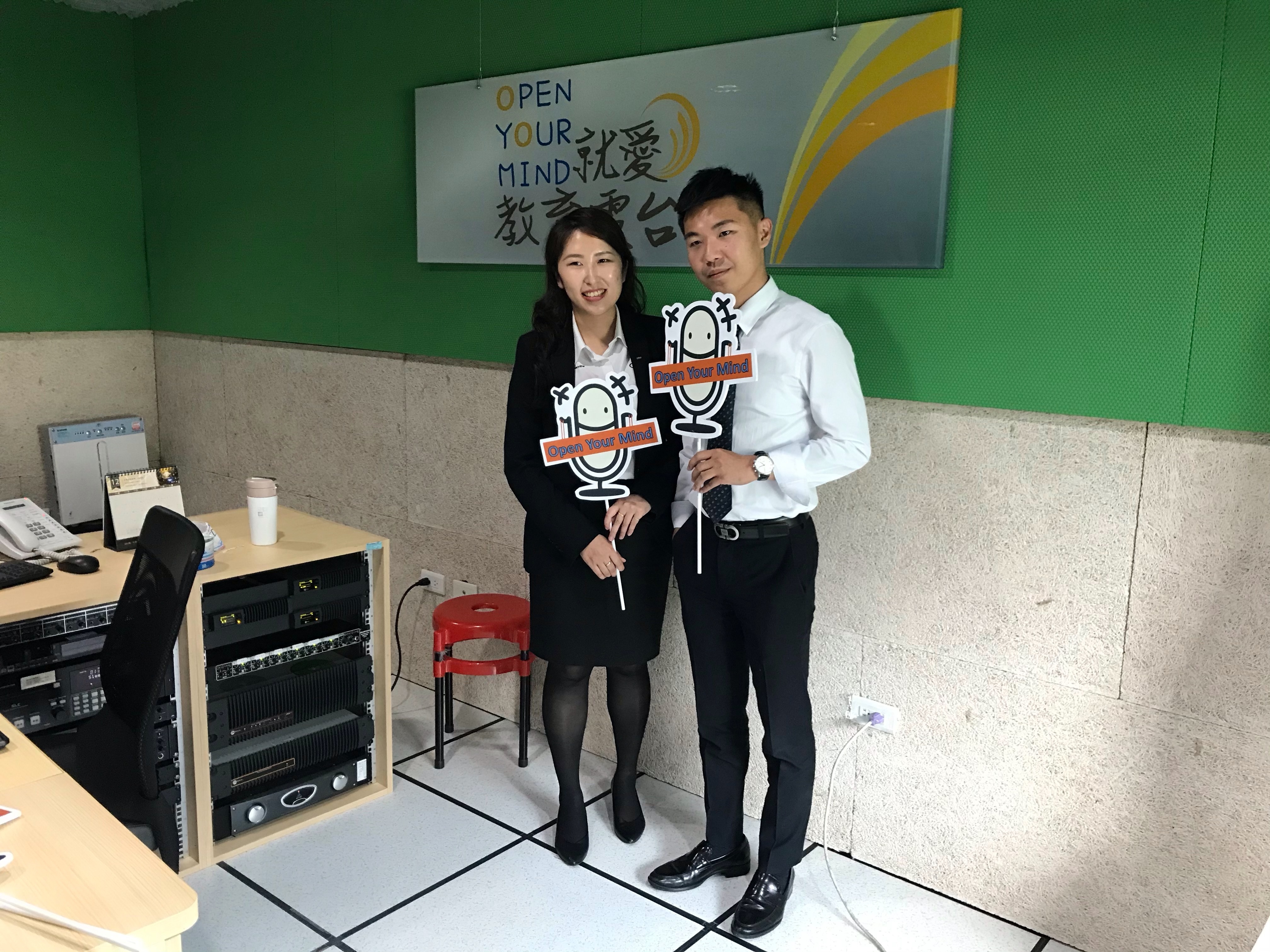 遇見未來的你節目邀請到奧迪中區和順利汽車的展間經理鄭裕琦(左)及業務王浩庭(右)，向聽眾朋友分享，業務銷售不為人知的經驗談